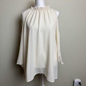 Ces Femme Women's Top Blouse NWT Size M Ivory Cold‎ Shoulder 3/4 Sleeves
